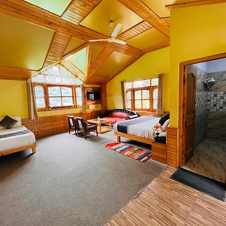 Snow Clad Riverview Hotel & Resort, Manali Exterior photo