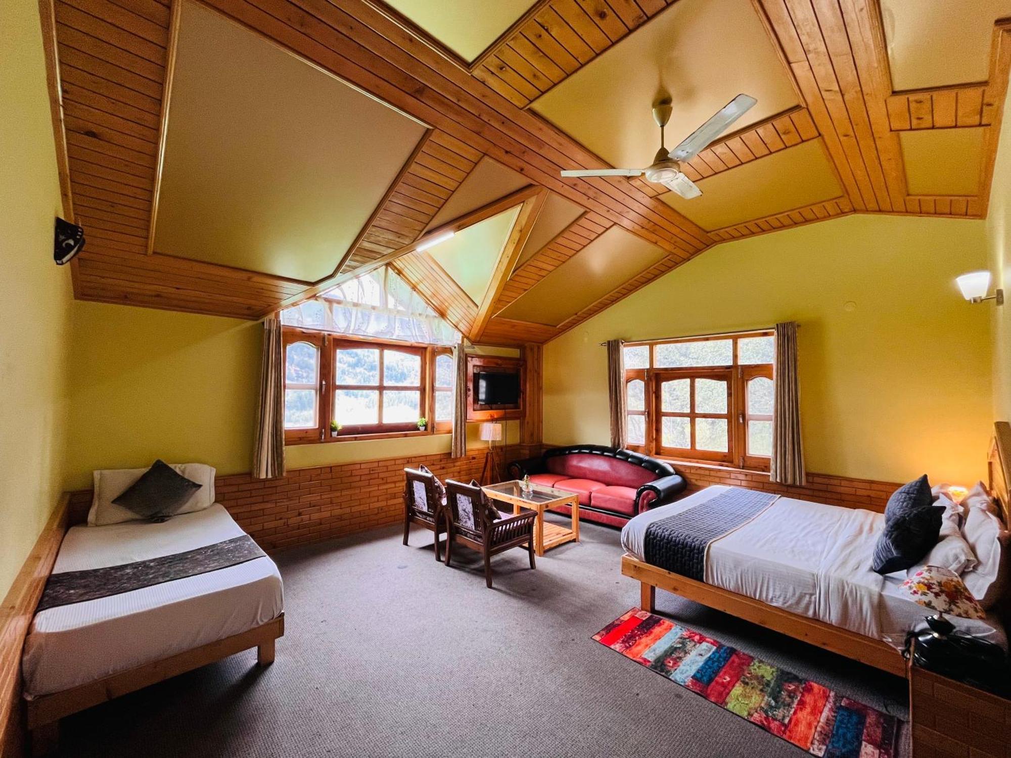 Snow Clad Riverview Hotel & Resort, Manali Exterior photo