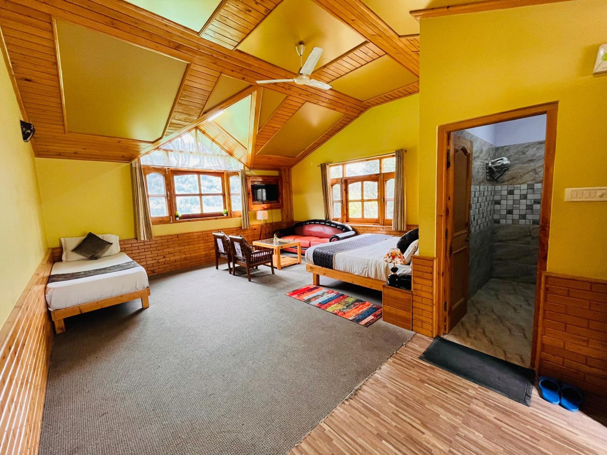 Snow Clad Riverview Hotel & Resort, Manali Exterior photo