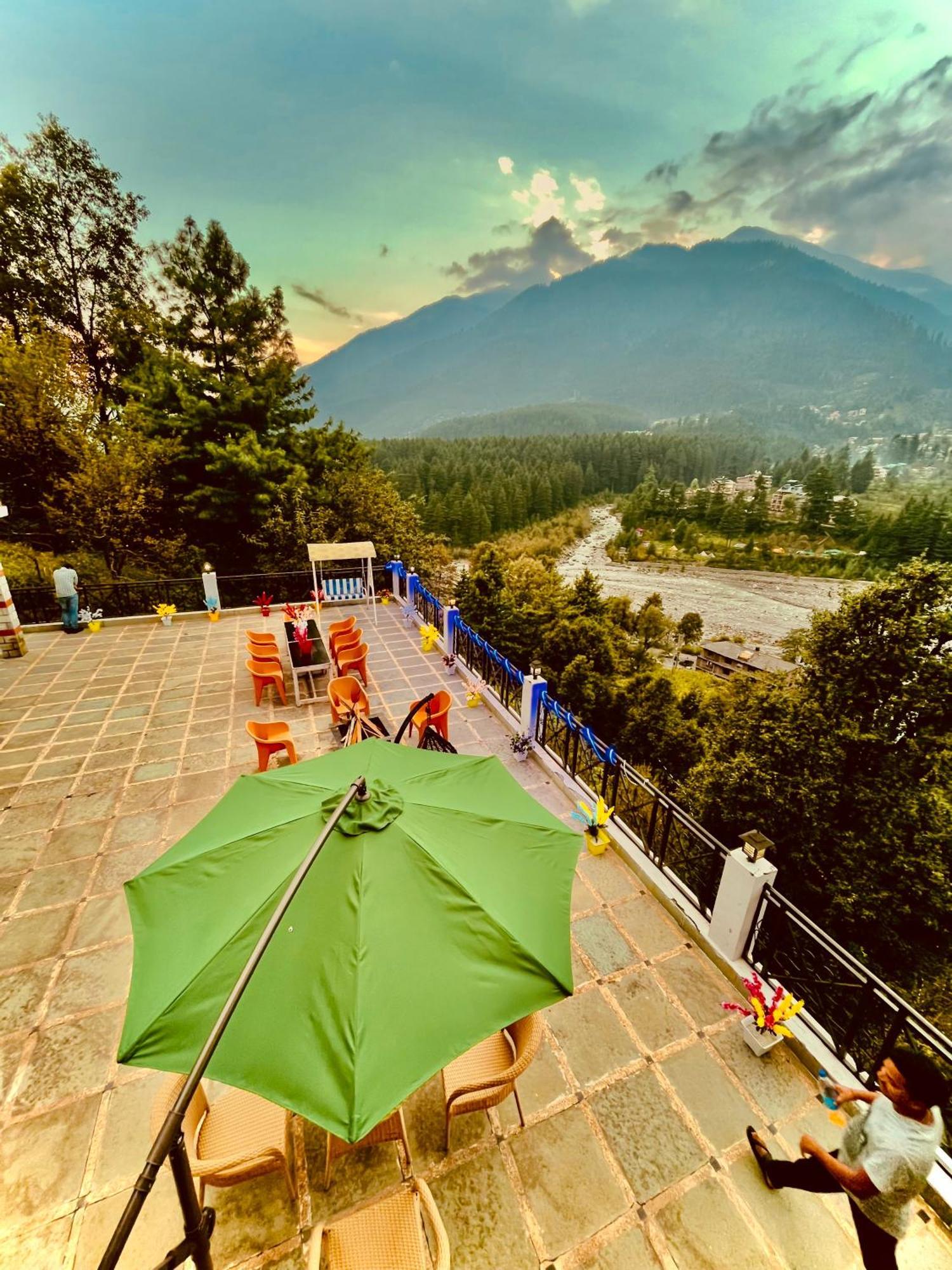Snow Clad Riverview Hotel & Resort, Manali Exterior photo