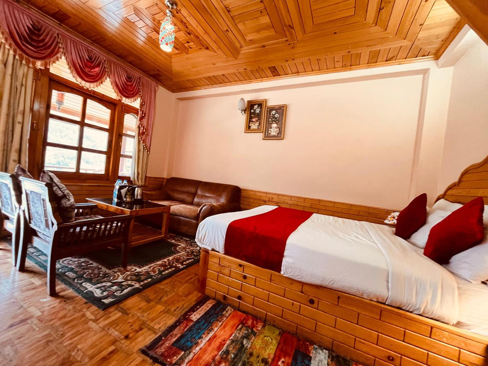 Snow Clad Riverview Hotel & Resort, Manali Exterior photo