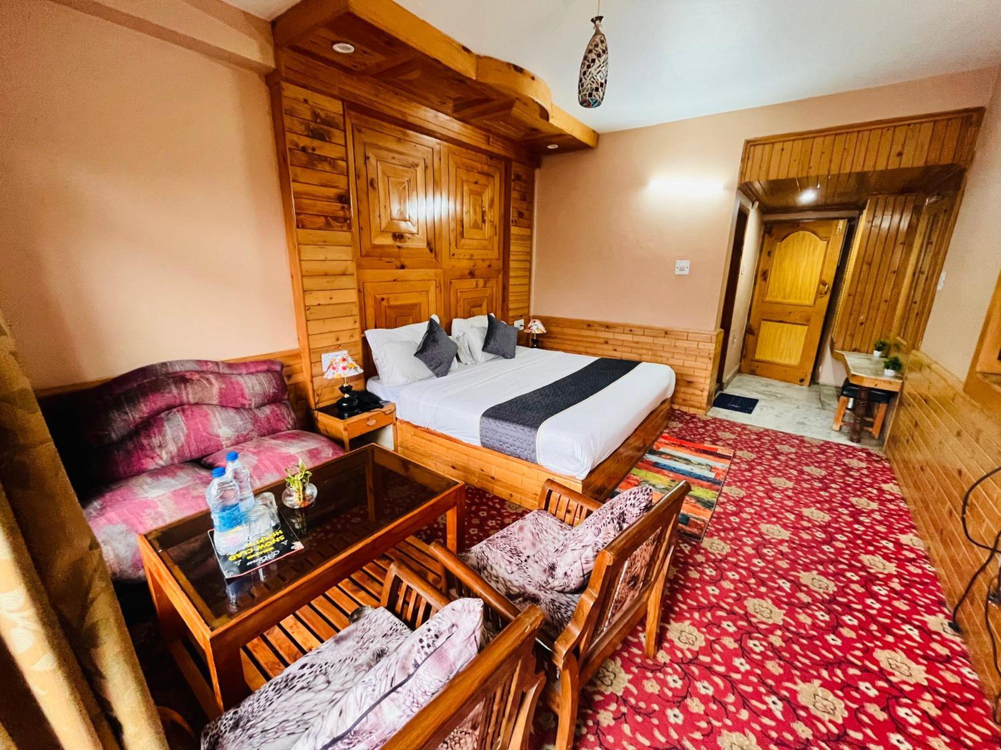 Snow Clad Riverview Hotel & Resort, Manali Exterior photo